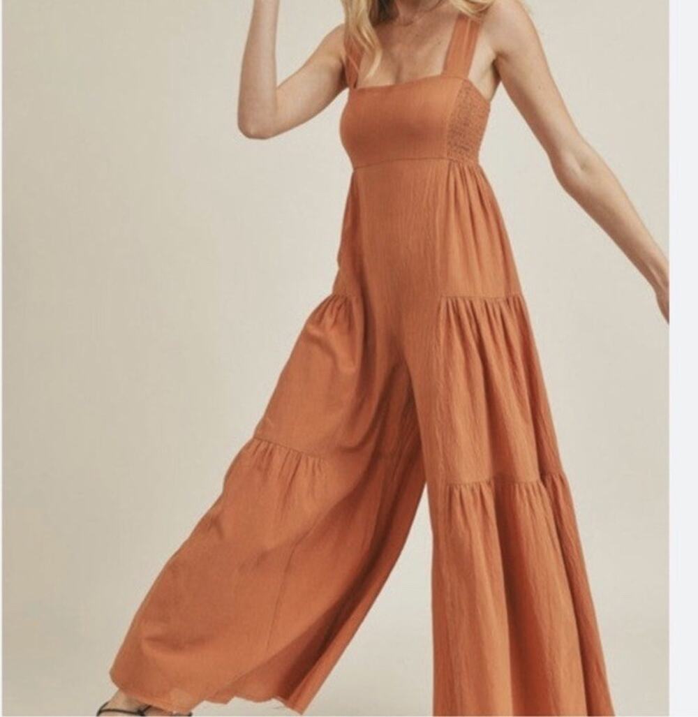 NWT Very J Wide Leg Palazzo Jumpsuit Women’s Sz Large Camel Orange Smocked